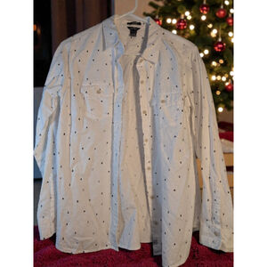 Women's Eddie Bauer White Button Down Shirt with Tree Print, M